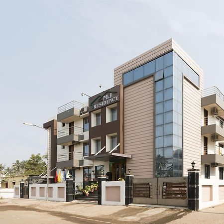 Hotel M J Residency Puri Bagian luar foto