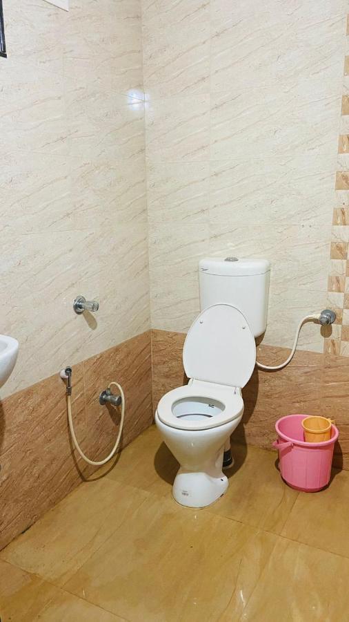 Hotel M J Residency Puri Bagian luar foto