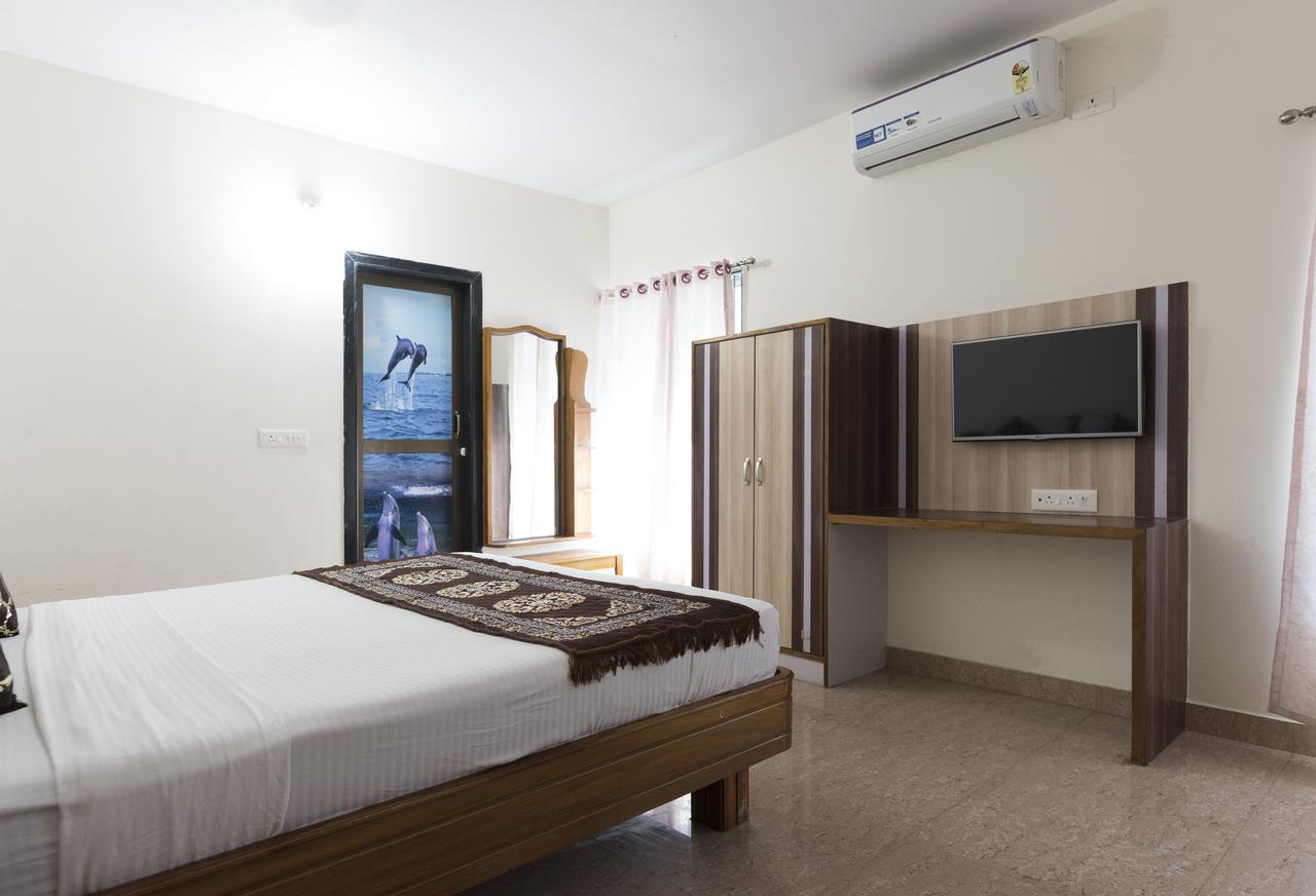 Hotel M J Residency Puri Bagian luar foto