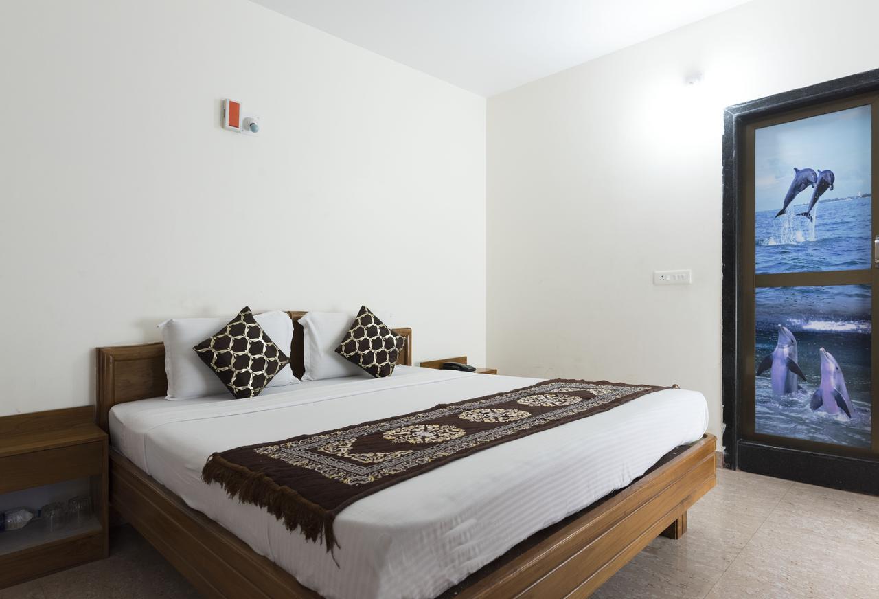 Hotel M J Residency Puri Bagian luar foto