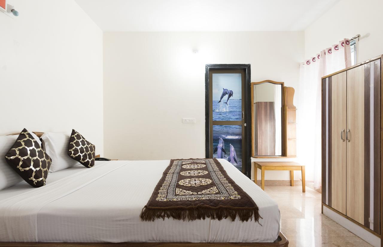 Hotel M J Residency Puri Bagian luar foto