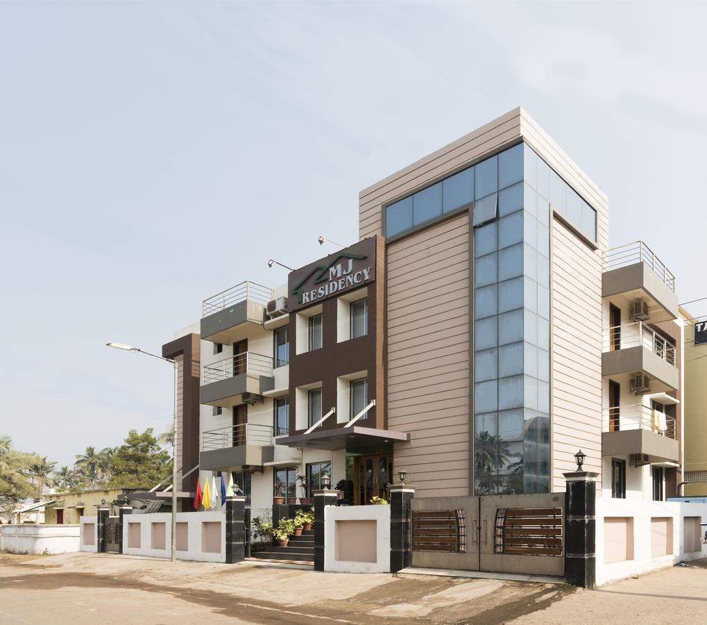 Hotel M J Residency Puri Bagian luar foto