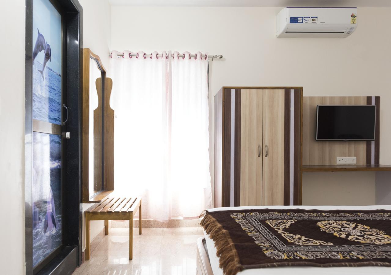 Hotel M J Residency Puri Bagian luar foto