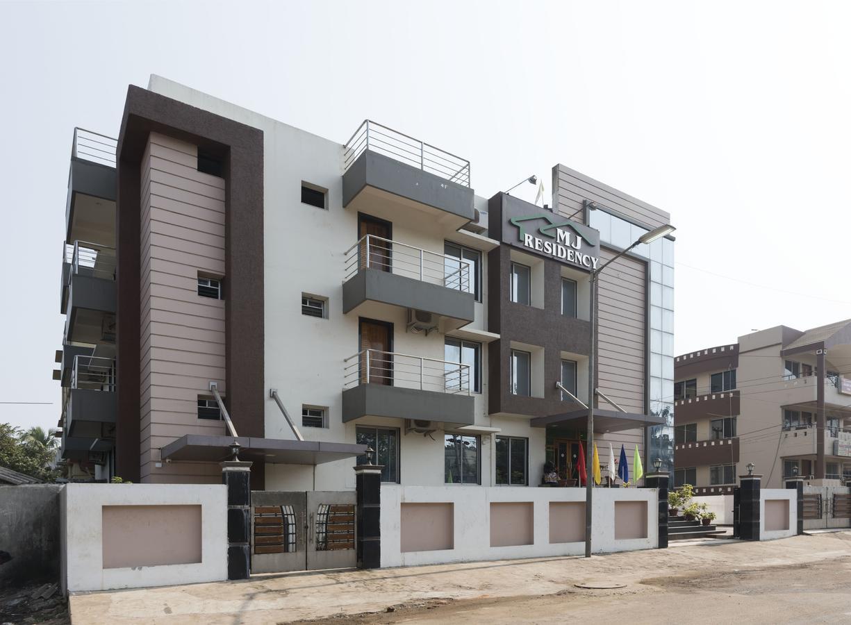 Hotel M J Residency Puri Bagian luar foto